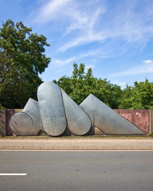 Friedrich Gräsel, Teilausschnitt Grenzmauer-Relief aus Edelstahl, 1982-1987, Bochum, Krupp AG